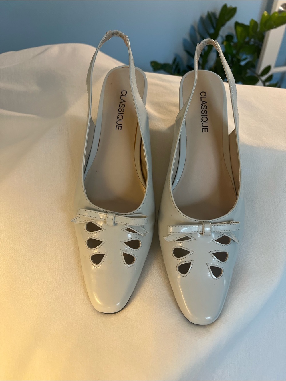 Women's Cream Patent Leather Slingback Pumps with Bow & Kitten Heels